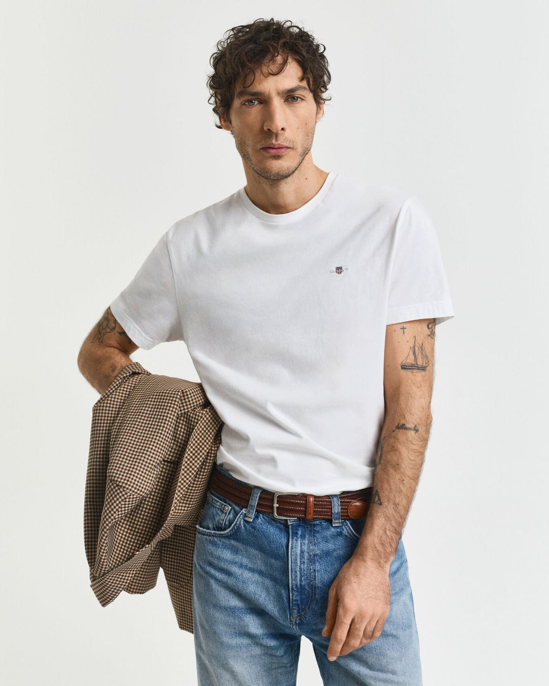 Image for GANT REG SHIELD SS WHITE TEE | GANT | Morans Menswear