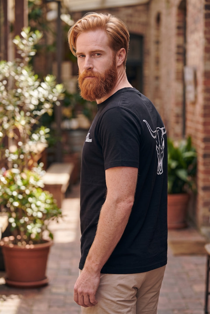 RM WILLIAMS BYRON BLACK TEE