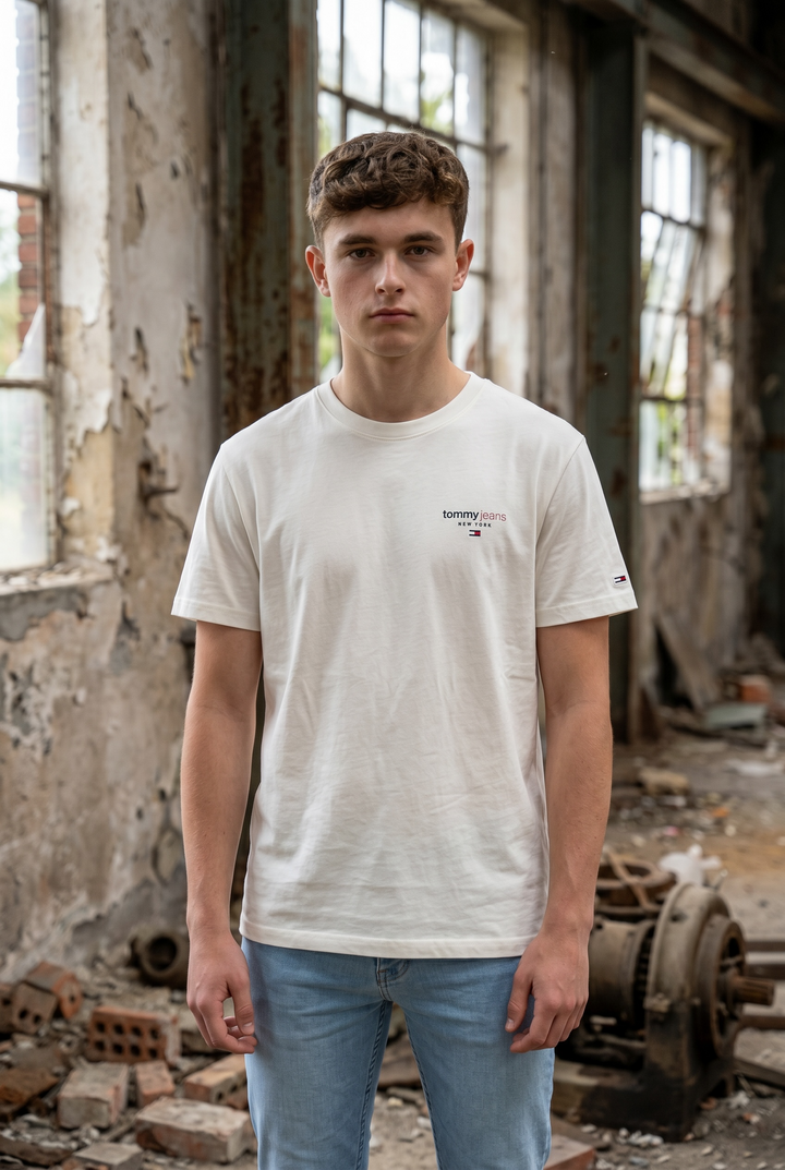 TOMMY JEANS DNA WHITE TEE