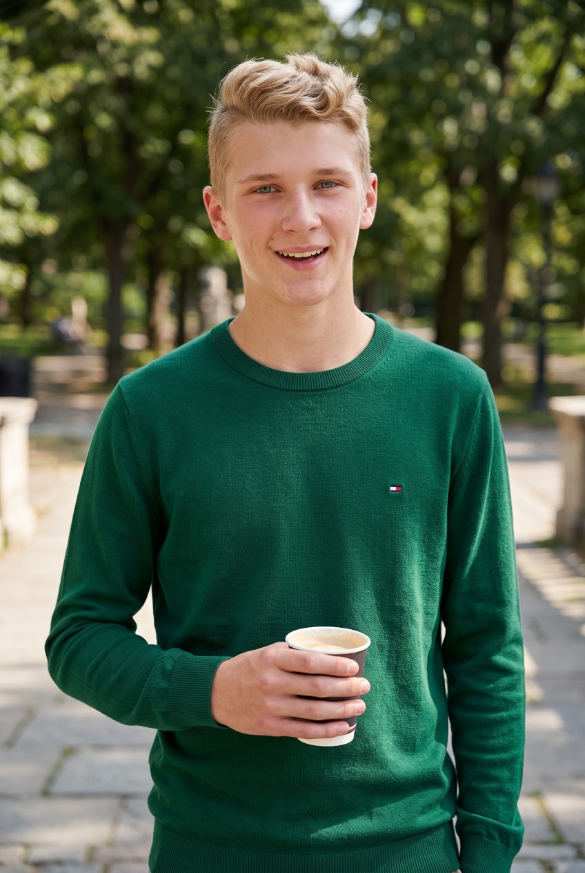 TOMMY HILFIGER green crew neck cashmere-knit sweater with small chest logo