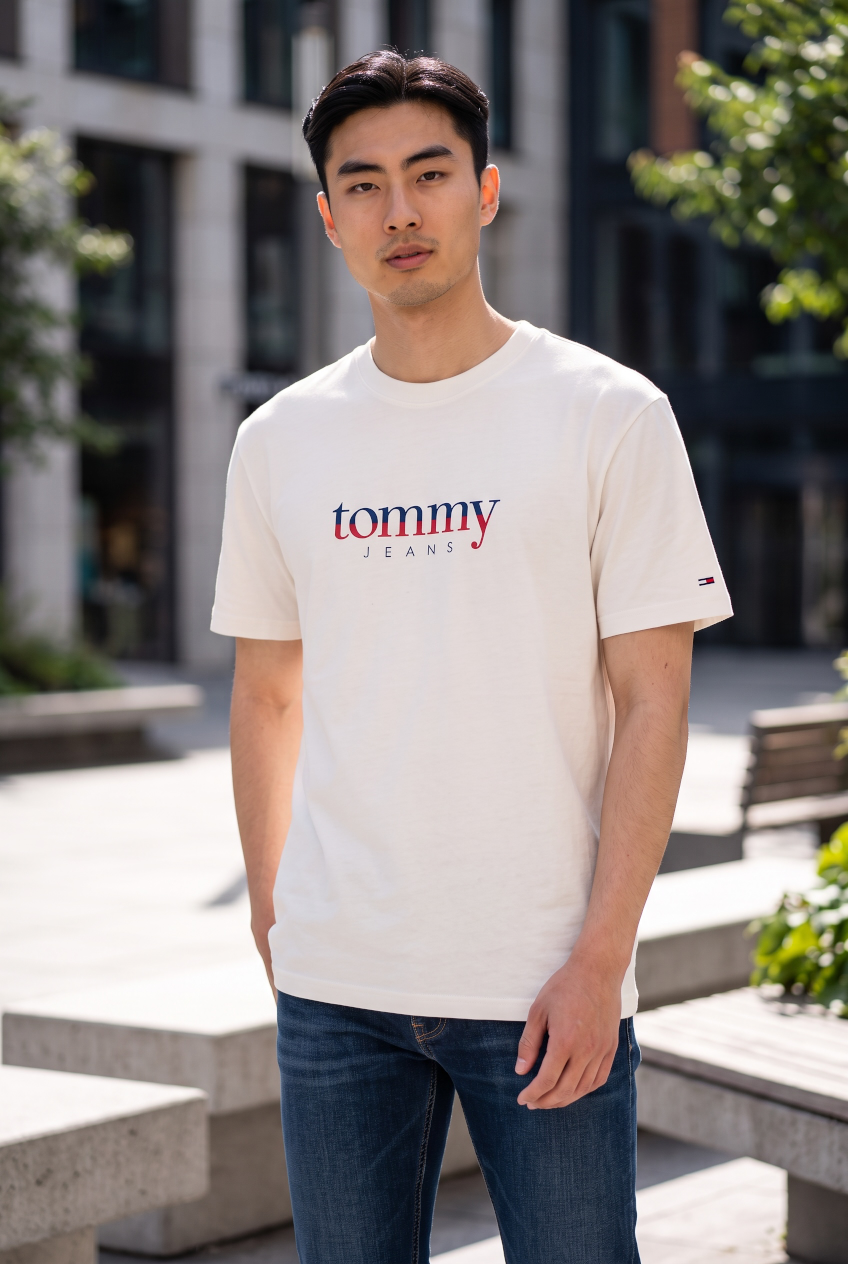 TOMMY JEANS  WHITE REG DNA TEE