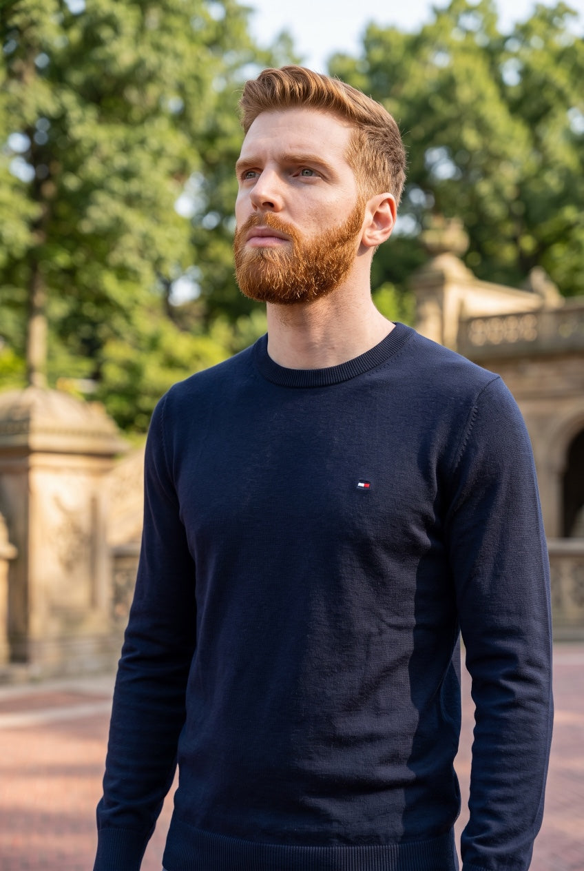 TOMMY HILFIGER navy crew neck cashmere sweater with small chest logo