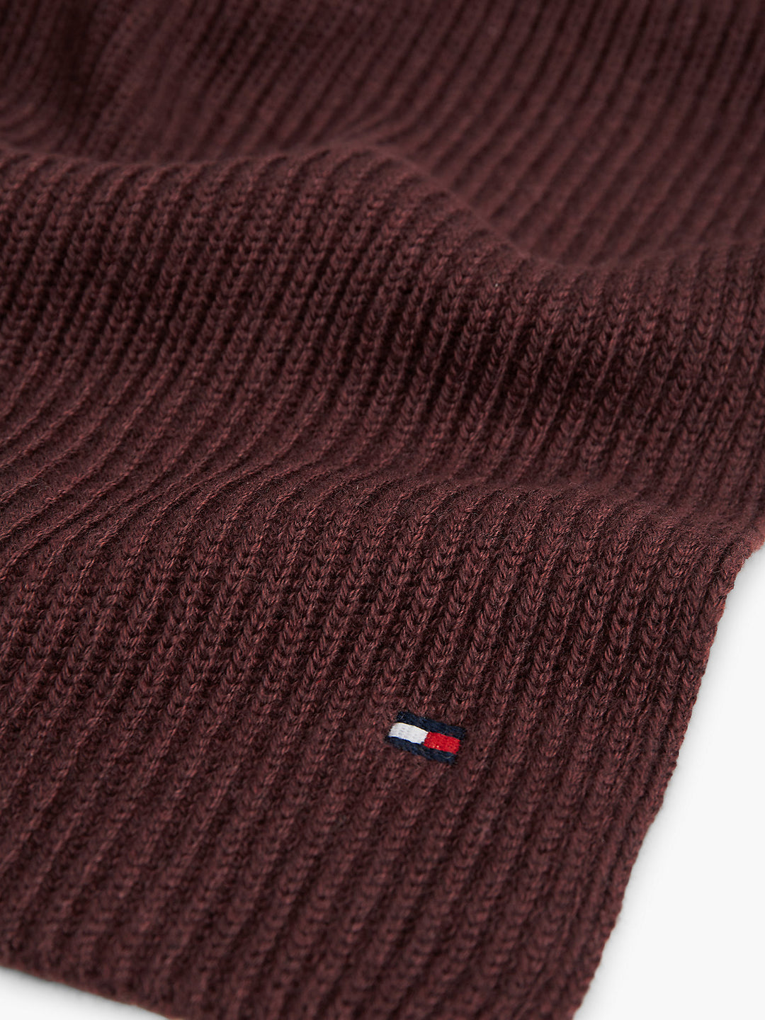 Burgundy knit scarf with small Tommy Hilfiger flag logo