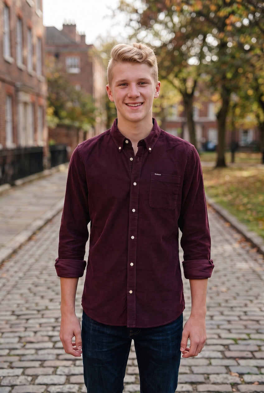 BARBOUR tailored cord shirt in dark wine, button-down with chest pocket, long sleeves