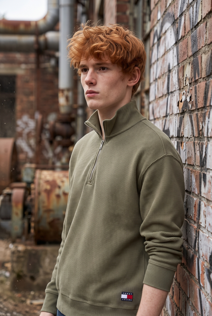 TOMMY JEANS 1/2 ZIP GREEN RLX WASHED WAFFLE SWEAT