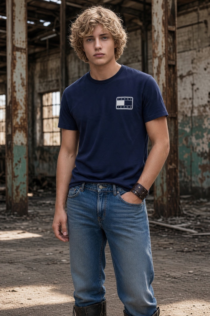 TOMMY JEANS NAVY SPRAY TEE
