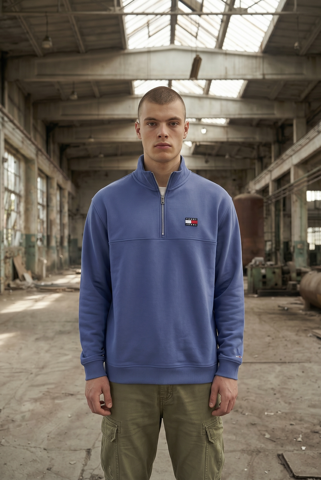 TOMMY JEANS 1/4 ZIP BLUE SWEAT