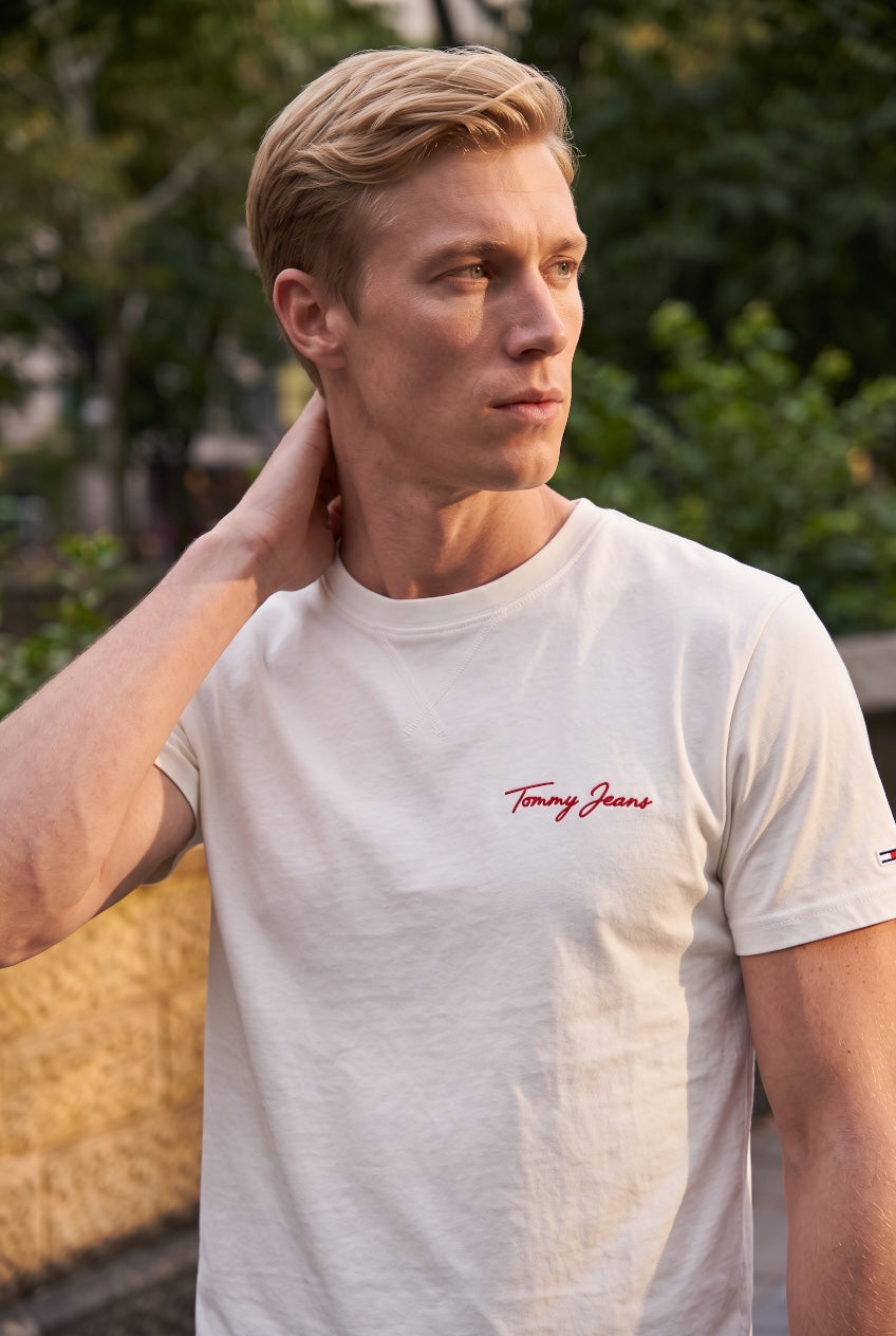 TOMMY JEANS  REG DNA WHITE TEE