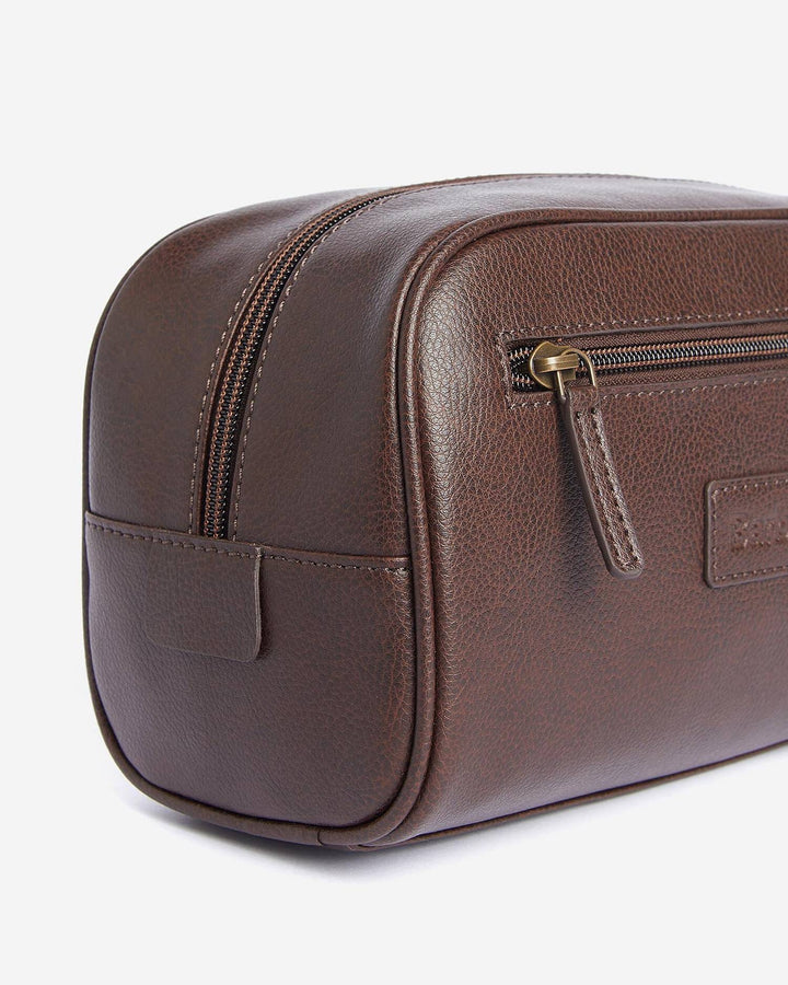 BARBOUR BROWN LEATHER WASHBAG