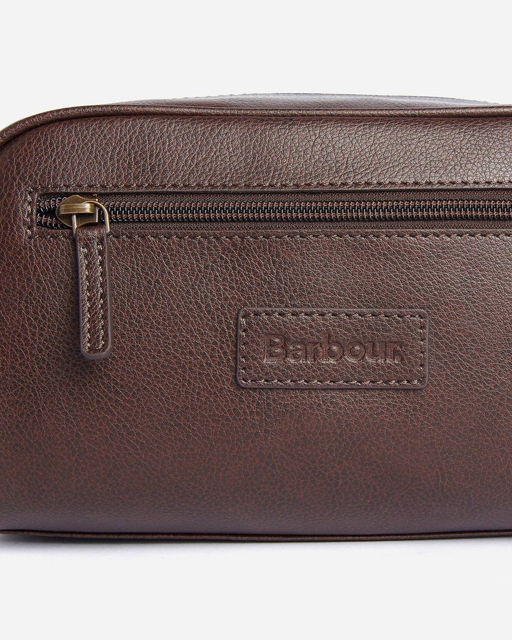 BARBOUR BROWN LEATHER WASHBAG