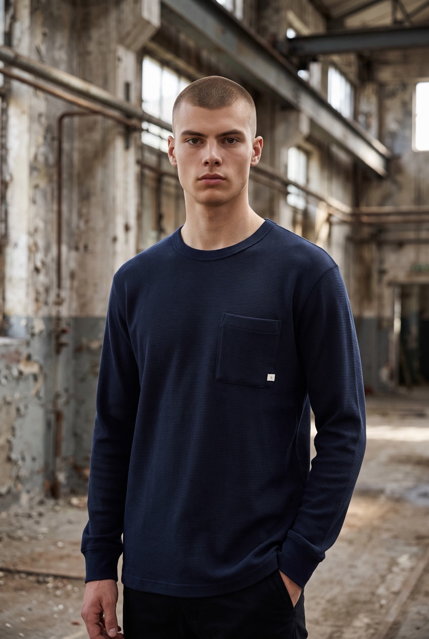 FARAH NAVY LITTROW LONG SLEEVE POCKET TEE